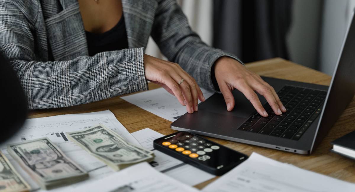 Control interno y sostenibilidad financiera: La relación entre prácticas robustas de control interno y la sostenibilidad financiera a largo plazo de una organización